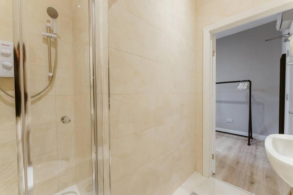 Stylish Kitchenette In Central London'S Vibrant Holloway District المظهر الخارجي الصورة